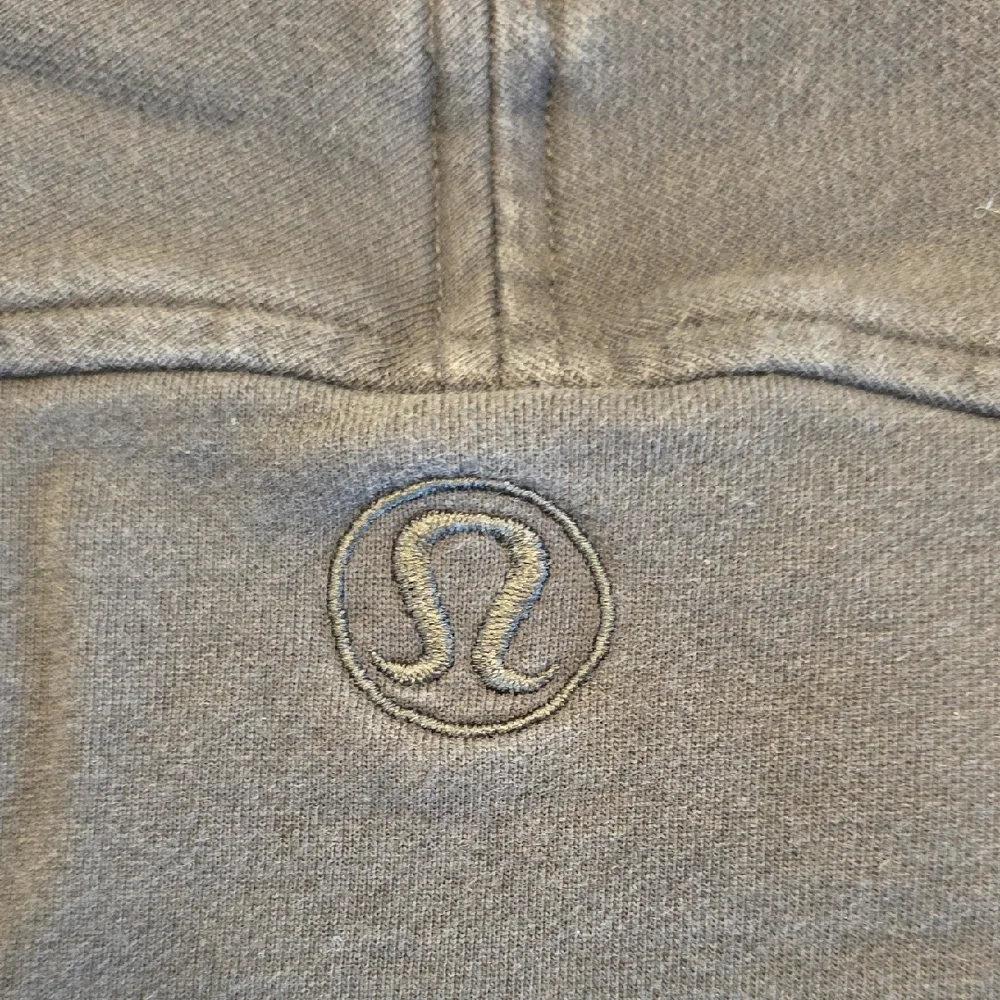 Lululemon Black Lace Sweatshirt - Picture 4 of 11